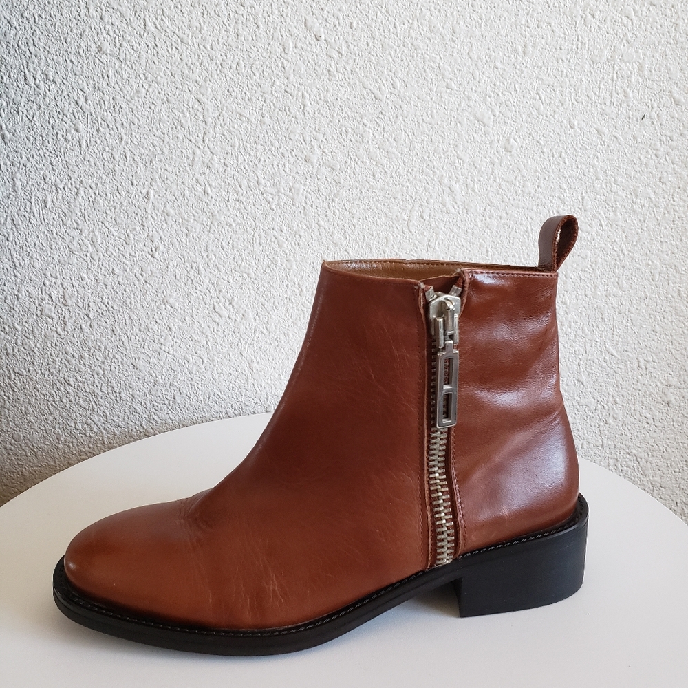 #Zara Basic Collection Boots